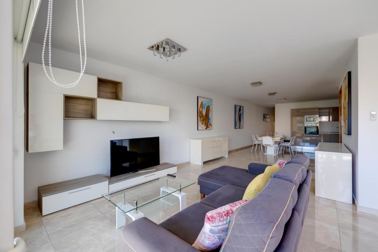 Marvellous 3Br Apartment In Central St Julians San Ġiljan Extérieur photo
