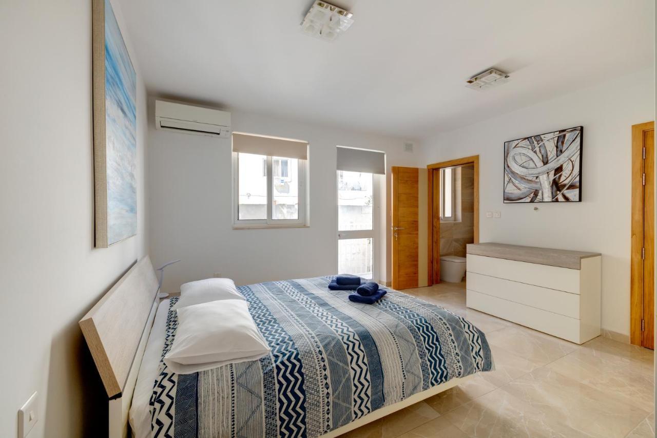 Marvellous 3Br Apartment In Central St Julians San Ġiljan Extérieur photo