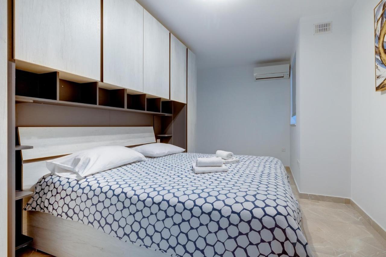 Marvellous 3Br Apartment In Central St Julians San Ġiljan Extérieur photo