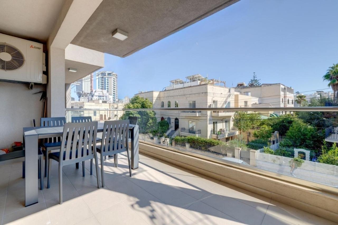Marvellous 3Br Apartment In Central St Julians San Ġiljan Extérieur photo